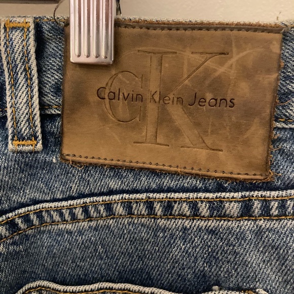 Calvin Klein jean dad shorts. Size 38. - Picture 2 of 4